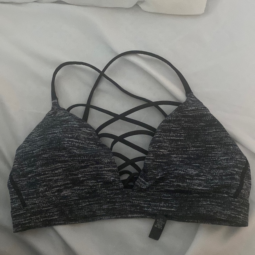 Victoria’s secret gray crisscross front sports bra